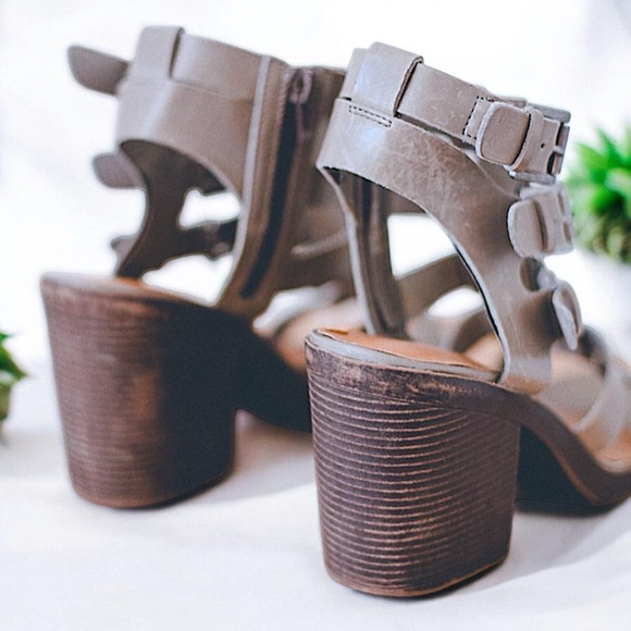Rampage Gray Gladiator Style Sandals - Picture 6 of 16